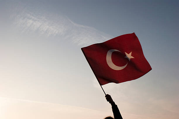 türkische flagge floating - bairam stock-fotos und bilder