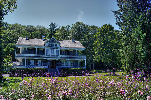 istock Historic:1820's victorian lord house 451330069