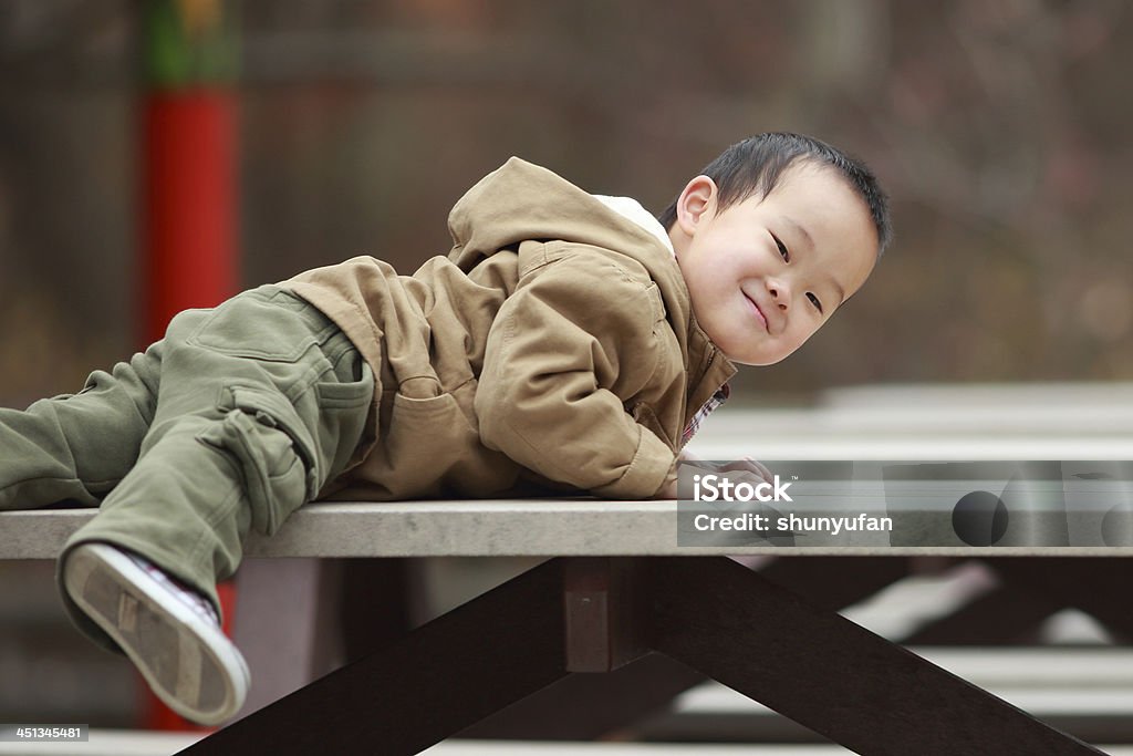 Menino de 2 anos de idade - Royalty-free Ao Ar Livre Foto de stock