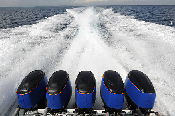 Speedboats moving fast in offshore marine race