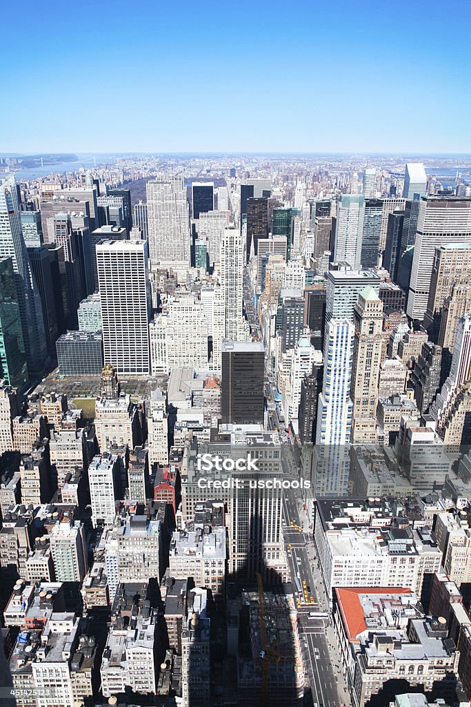 Arranha-céus de Nova York em um céu claro - Foto de stock de Cidade royalty-free