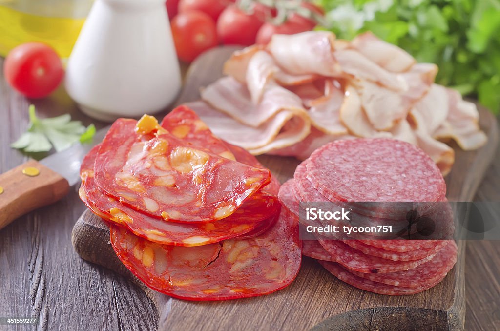 Salame e bacon - Foto de stock de Alecrim royalty-free