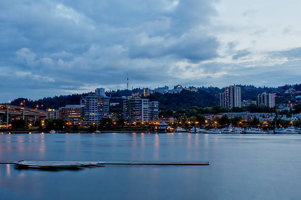 apartamento de los edificios del centro de la ciudad de portland, oregon - portland oregon audio fotografías e imágenes de stock