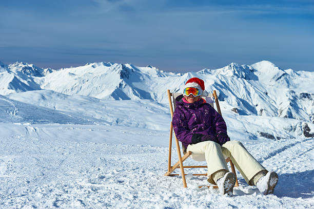 アプレススキー山々のクリスマス - apres ski lifestyles people blue ストックフォト��と画像