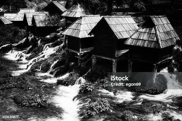 Las Cabañas Poco Rivulet Foto de stock y más banco de imágenes de Agua - Agua, Aire libre, Aldea