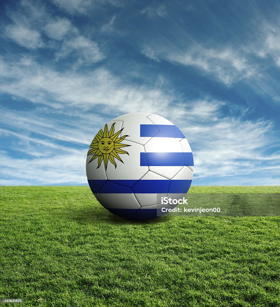 Pallone da calcio calcio con Bandiera dell'Uruguay - Foto stock royalty-free di Ambientazione esterna