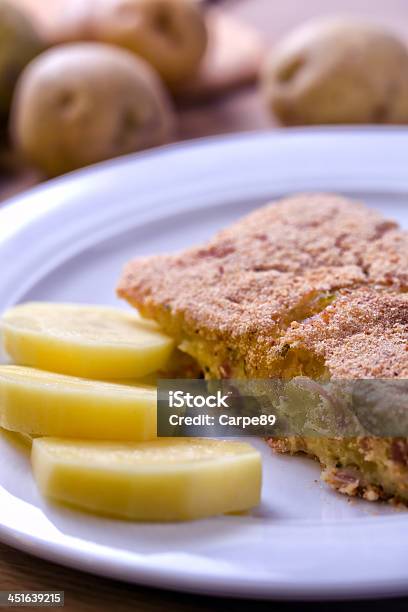 Pastel De Batata - Fotografias de stock e mais imagens de Alecrim - Alecrim, Assado no Forno, Batata Crua