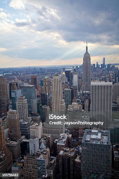 Manhattan A New York City - Fotografie stock e altre immagini di A mezz'aria - A mezz'aria, Ambientazione esterna, Appartamento