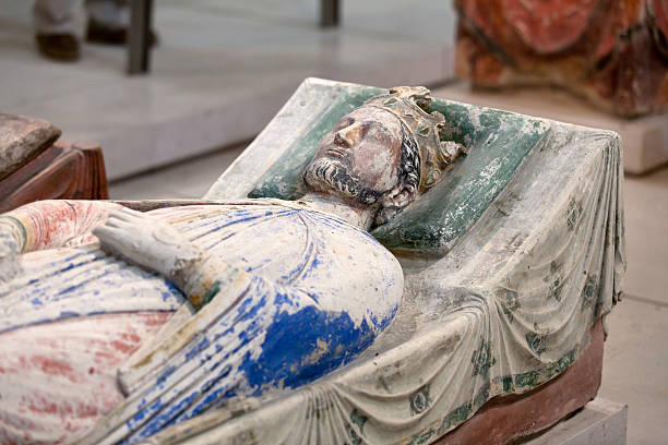 tumba de richard el lionheart - chinon fotografías e imágenes de stock