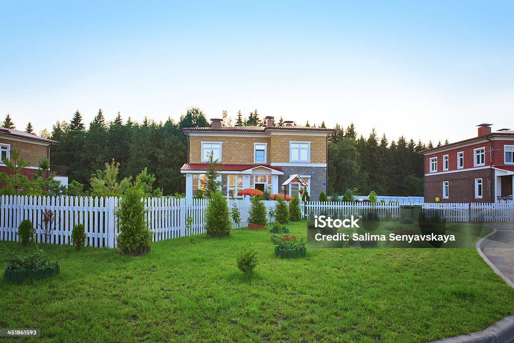 Casas suburbanos - Royalty-free Ajardinado Foto de stock