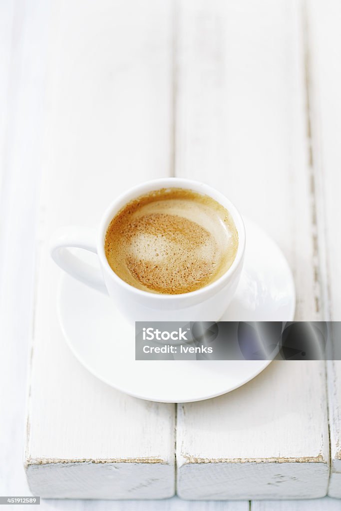 Café expresso em Xícara branca no velho estilo Rústico tabela - Royalty-free Bebida Foto de stock