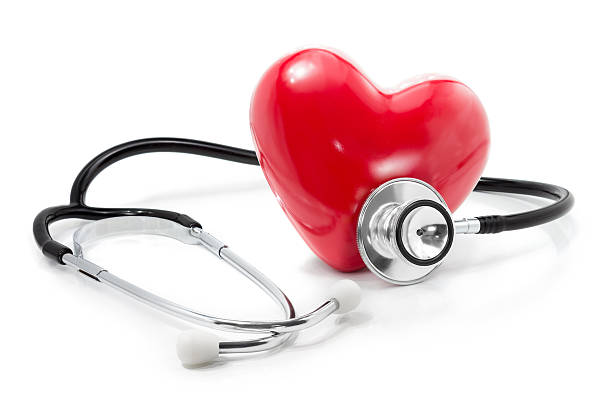 przysłucha się biciu twojego serca: opieki zdrowotnej koncepcja - human heart care heart shape stethoscope zdjęcia i obrazy z banku zdjęć