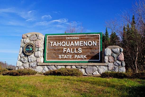 istock Welcome To Tahquamenon Falls 452025391