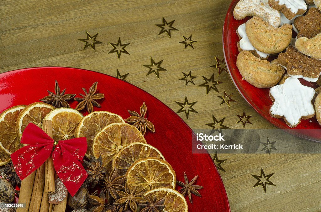 Weihnachtsplätzchen und Tischdekoration - Lizenzfrei Advent Stock-Foto