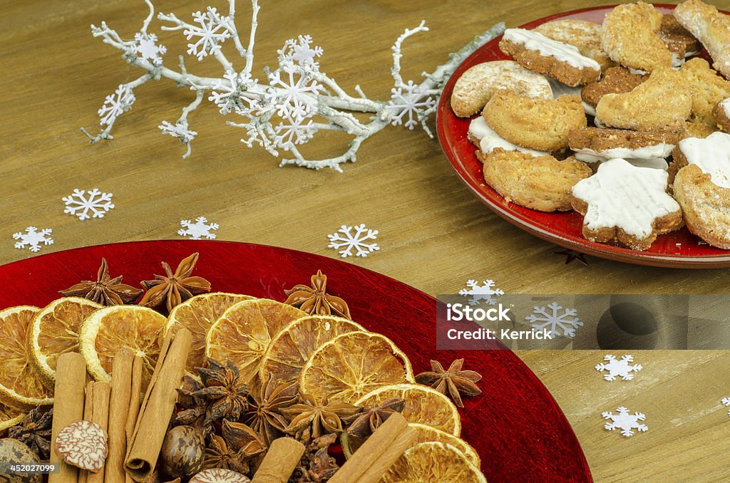 Weihnachtsplätzchen und Tischdekoration - Lizenzfrei Band Stock-Foto