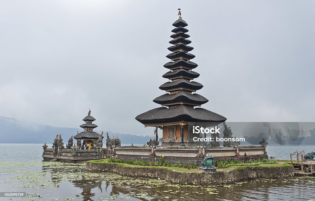 Tempio Ulun Danu Bratan - Foto stock royalty-free di Acqua