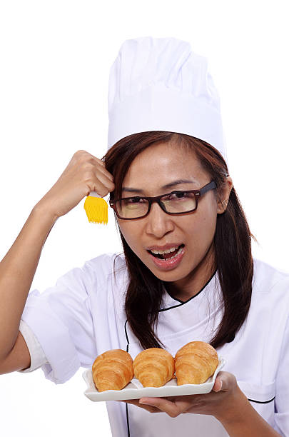 asiática mulheres chefs - asian ethnicity chef fine dining creativity - fotografias e filmes do acervo