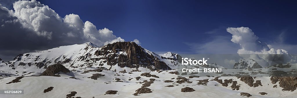 Panorama de montanhas de inverno neve - Foto de stock de Avalanche royalty-free