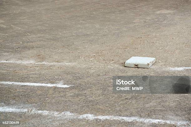 Photo libre de droit de La Première Ligne De Base banque d'images et plus d'images libres de droit de Base de base-ball - Base de base-ball, Baseball, Craie - Matériel de sport