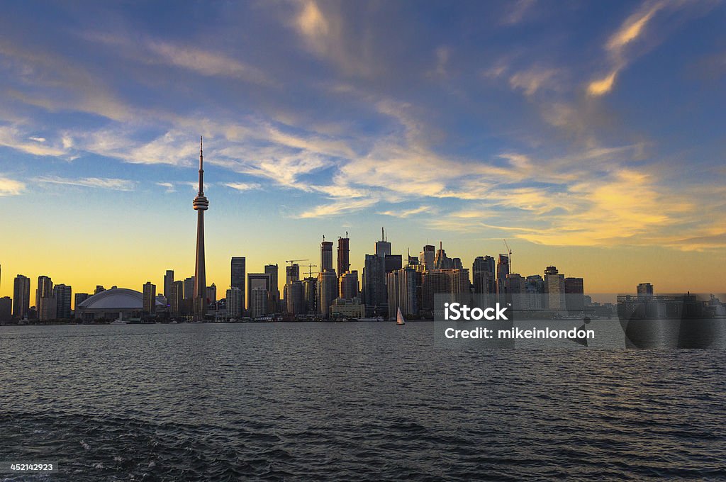 Toronto sillhouette coucher du soleil - Photo de Amérique du Nord libre de droits