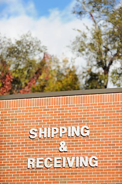 istock Shipping and receiving sign 452144193