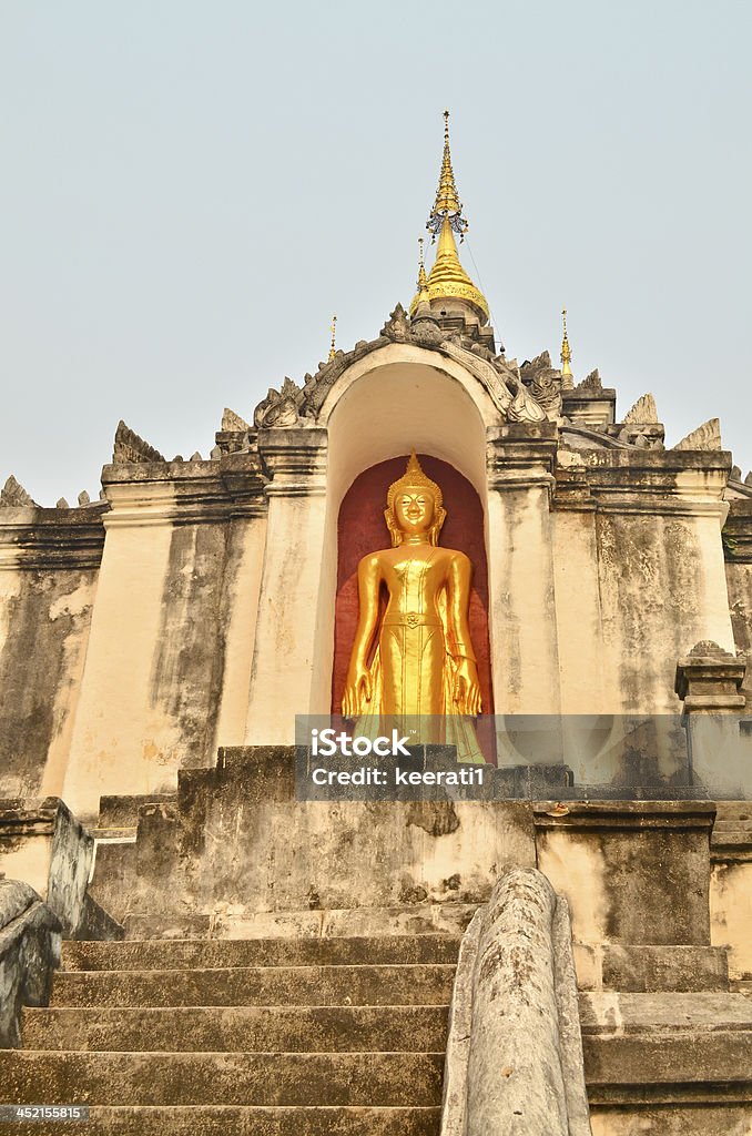 Or antique Statue de Bouddha dans le Temple de Thaïlande - Photo de Amour libre de droits