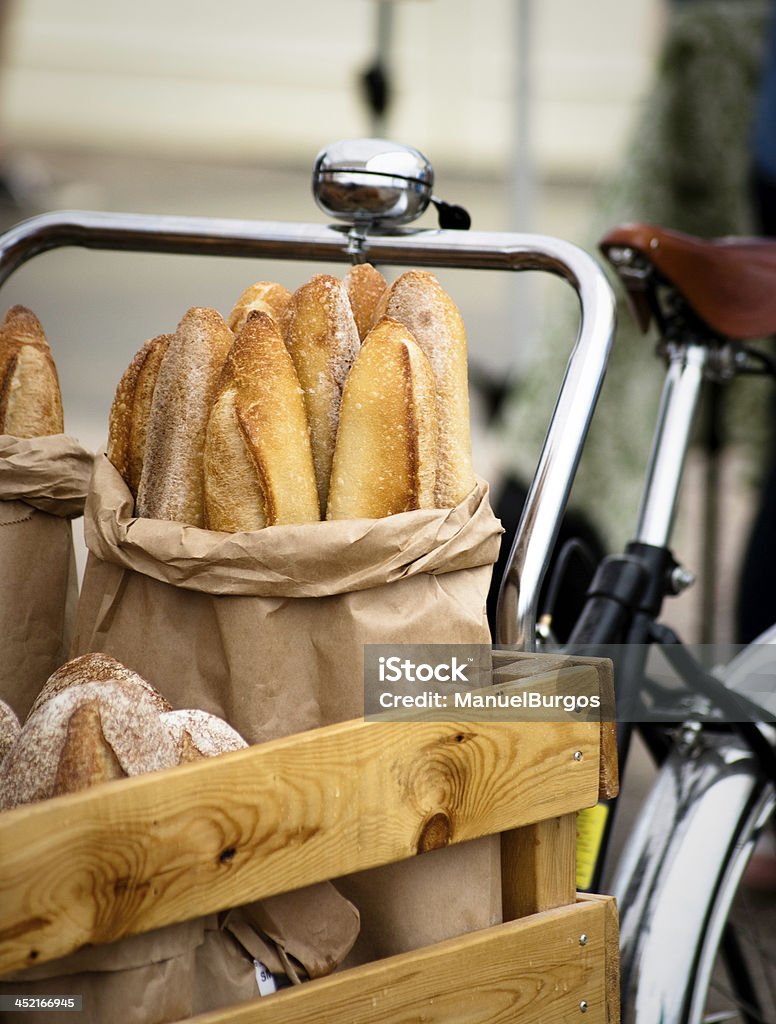 Brot auf einem Fahrrad - Lizenzfrei Baguette Stock-Foto