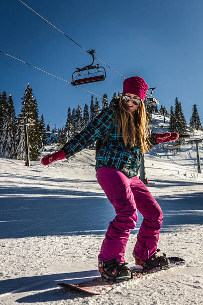 crazy linda garota de snowboard - chearful - fotografias e filmes do acervo