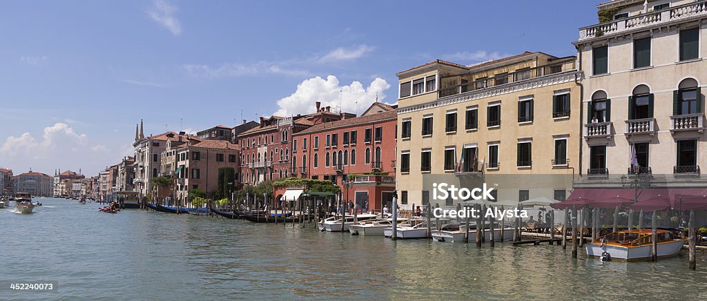 Pedonale lungo il Canal Grande di Venezia - Foto stock royalty-free di Architettura