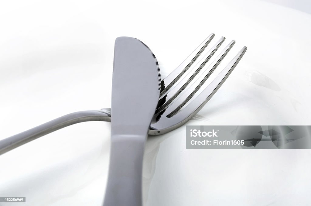 Assiette, couteau et fourchette - Photo de Acier libre de droits