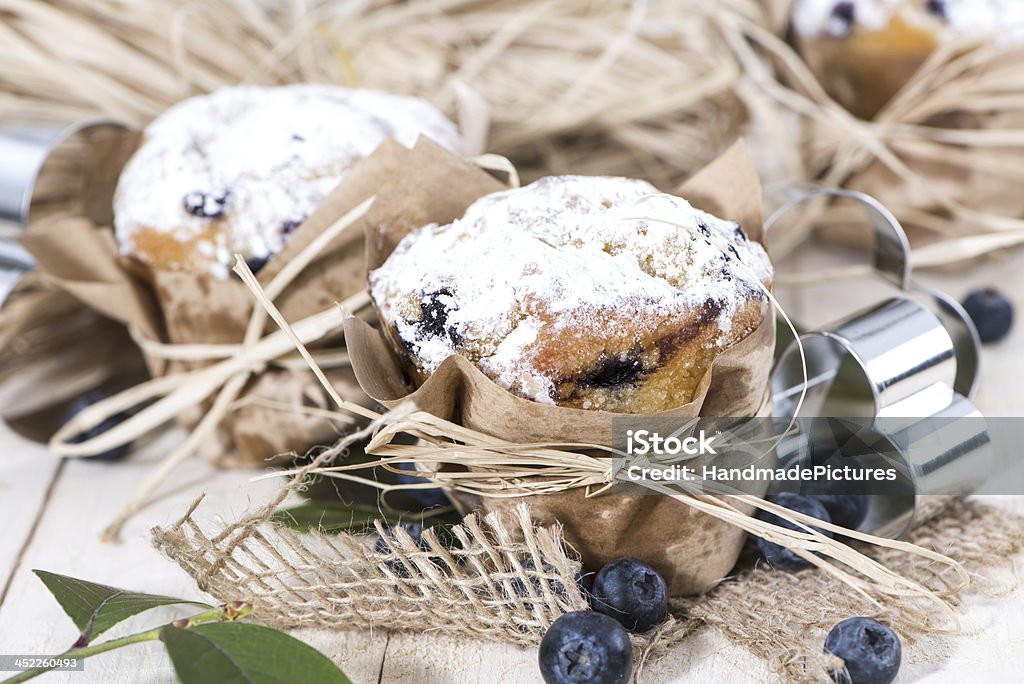 Muffins de mirtilo fresco - Foto de stock de Alimentação Não-saudável royalty-free