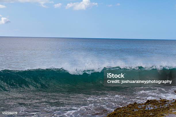 Foto de Exclusivo Claro Ondas No Havaí e mais fotos de stock de Alto - Descrição Geral - Alto - Descrição Geral, Arrebentação, Azul