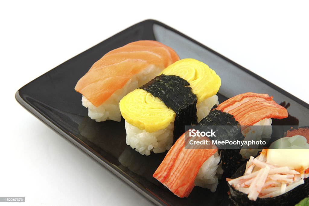 Sushi aus Meeresfrüchten auf Schwarz Gericht. - Lizenzfrei Alge Stock-Foto