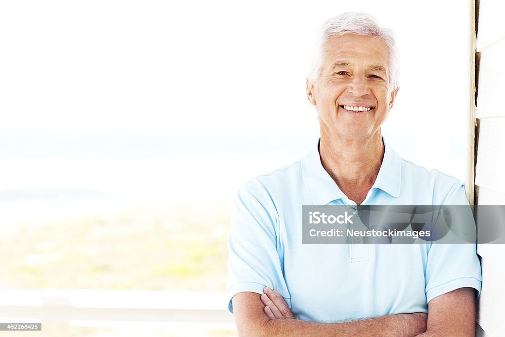 Retrato de feliz homem sênior - Foto de stock de 60 Anos royalty-free