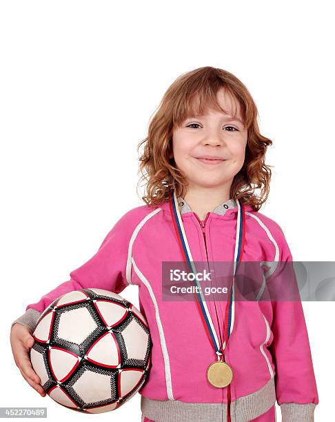 소녀만 금메달 및 축구공 1위에 대한 스톡 사진 및 기타 이미지 - 1위, 공-스포츠 장비, 귀여운