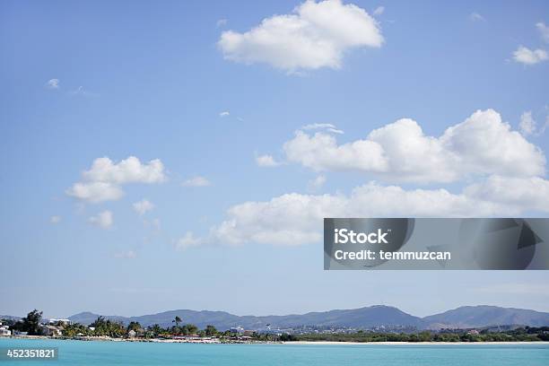 Antigua Foto de stock y más banco de imágenes de Agua - Agua, Aire libre, Ajardinado