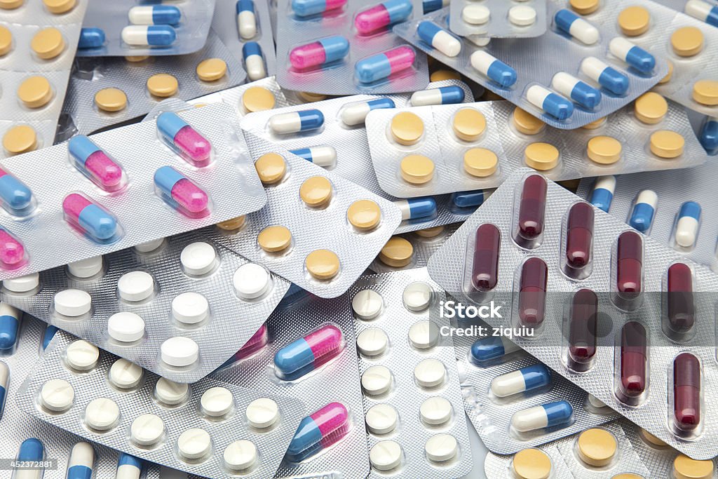 Pilules capsules et - Photo de Acide acétylsalicylique libre de droits