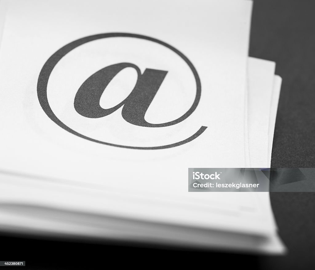 Nahaufnahme zu mail-Schild auf Papier Hintergrund, Typografie - Lizenzfrei Alphabet Stock-Foto