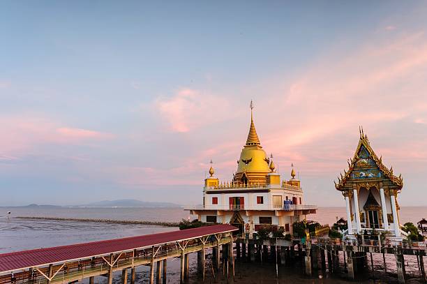 istock Beautiful twilight Phra Maha Pagoda Ganges Precha Prapakorn (Mid 452399781