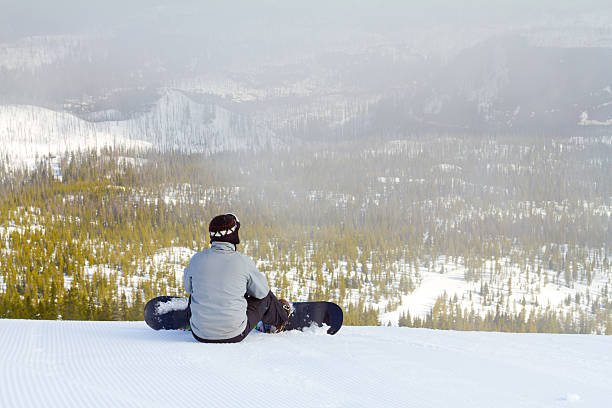 snowboarder im mountain summit - mountain mountain peak oregon on top of stock-fotos und bilder