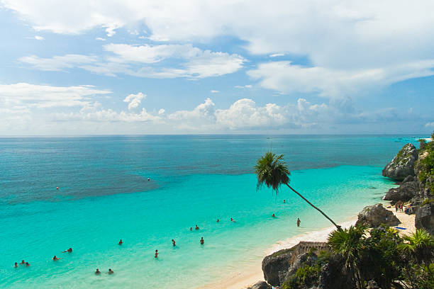 tulum пляж в кинтана-роо, méxico - челеста с�токовые фото и изображения