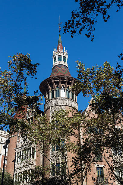 modernista casa come un castello in di barcellona - cadafalch foto e immagini stock