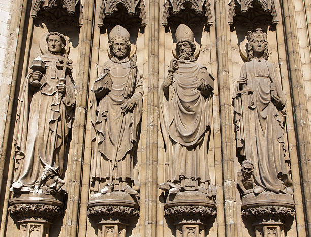istock Antwerp - Holys from main portal on the cathedral 452548749