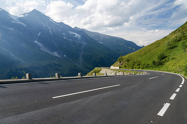 großglockner hochalpenstraße - austria tirol cloud land imagens e fotografias de stock