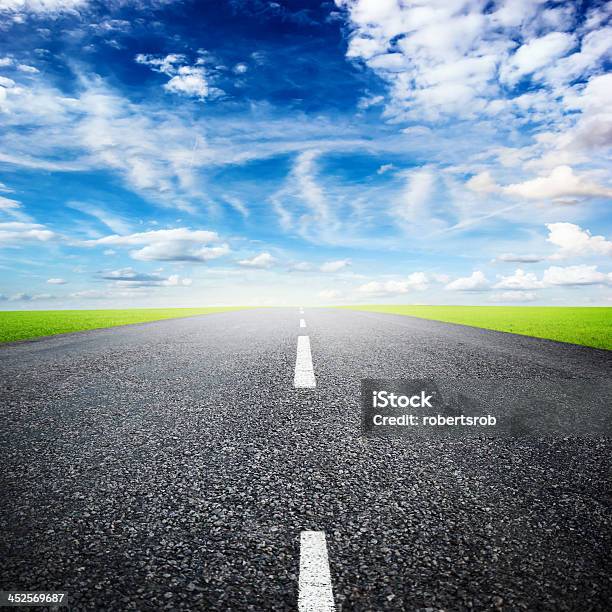 Highway Stockfoto und mehr Bilder von Asphalt - Asphalt, Blau, Fahren