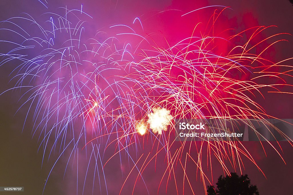 4 º de julio de fuegos artificiales celebración de Navidad y Año Nuevo - Foto de stock de Abstracto libre de derechos