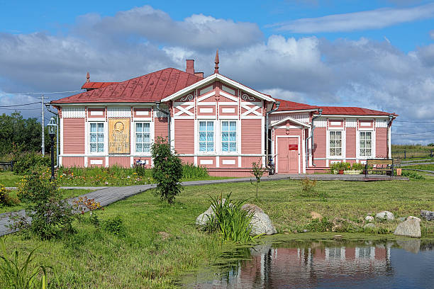 Museum of Mikhail Lomonosov in the village Lomonosovo, Russia Museum of the great russian scientist Mikhail Lomonosov in the village Lomonosovo, his birthplace, Arkhangelsk Oblast, Russia. The building of museum was built as a school in 1892 on the site where there was a Lomonosov's homestead. The museum of Mikhail Lomonosov was unveiled here in 1940. mikhail lomonosov stock pictures, royalty-free photos & images