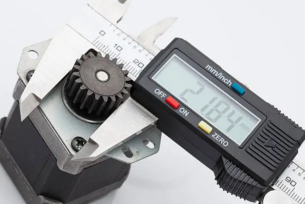 Electronic caliper measure size of gear