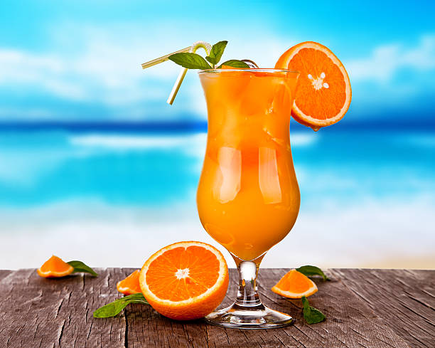 boisson d'été - hurricane cocktail photos et images de collection