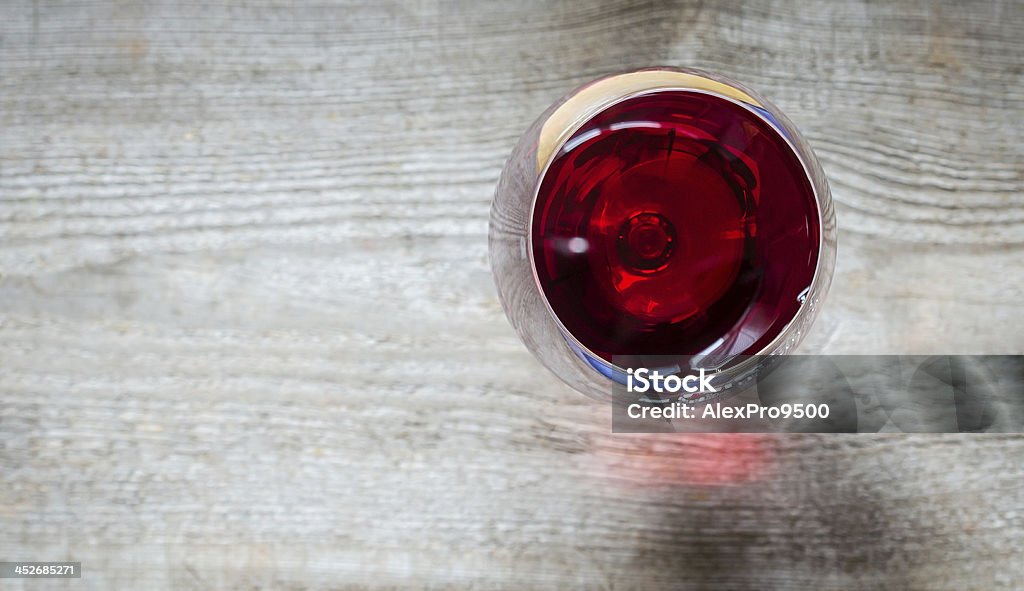 Vinho tinto em uma taça de vinho.  A vista do topo - Foto de stock de Taça de vinho royalty-free